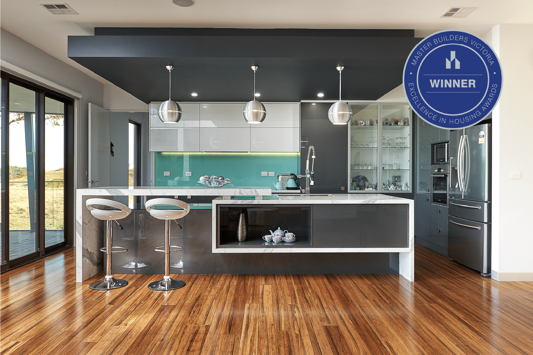 Elegant kitchen renovation in Melbourne with handleless cabinetry