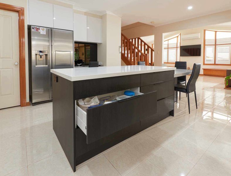 Contemporary kitchen renovation Point Cook